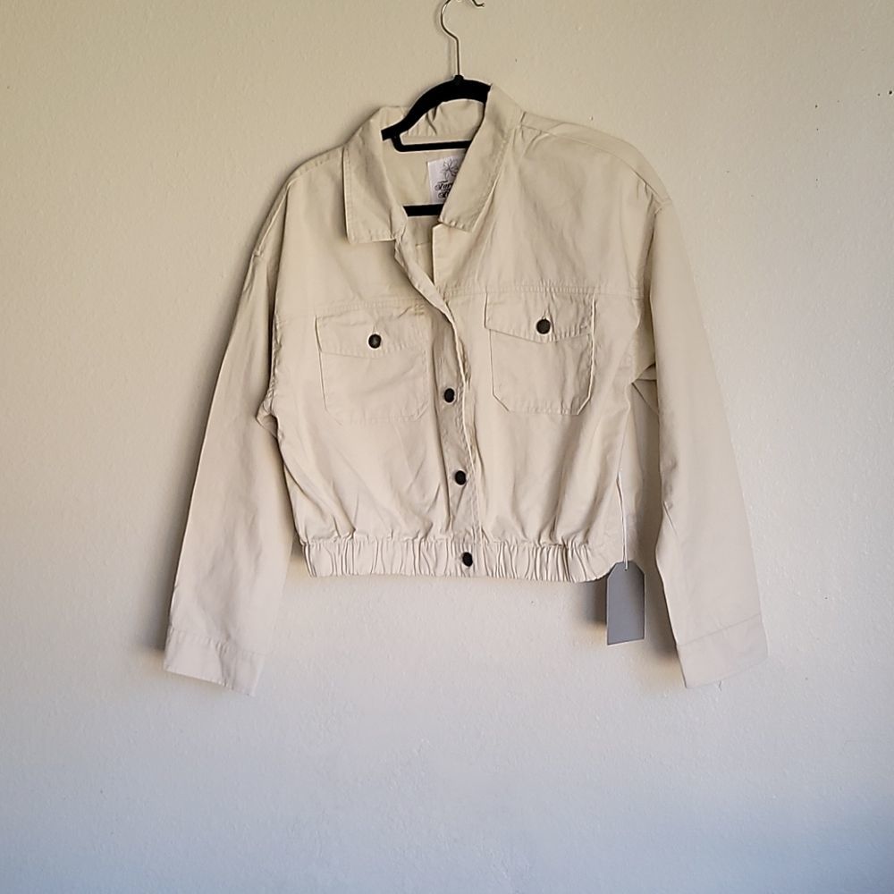 NWT forever flower jacket size L beige